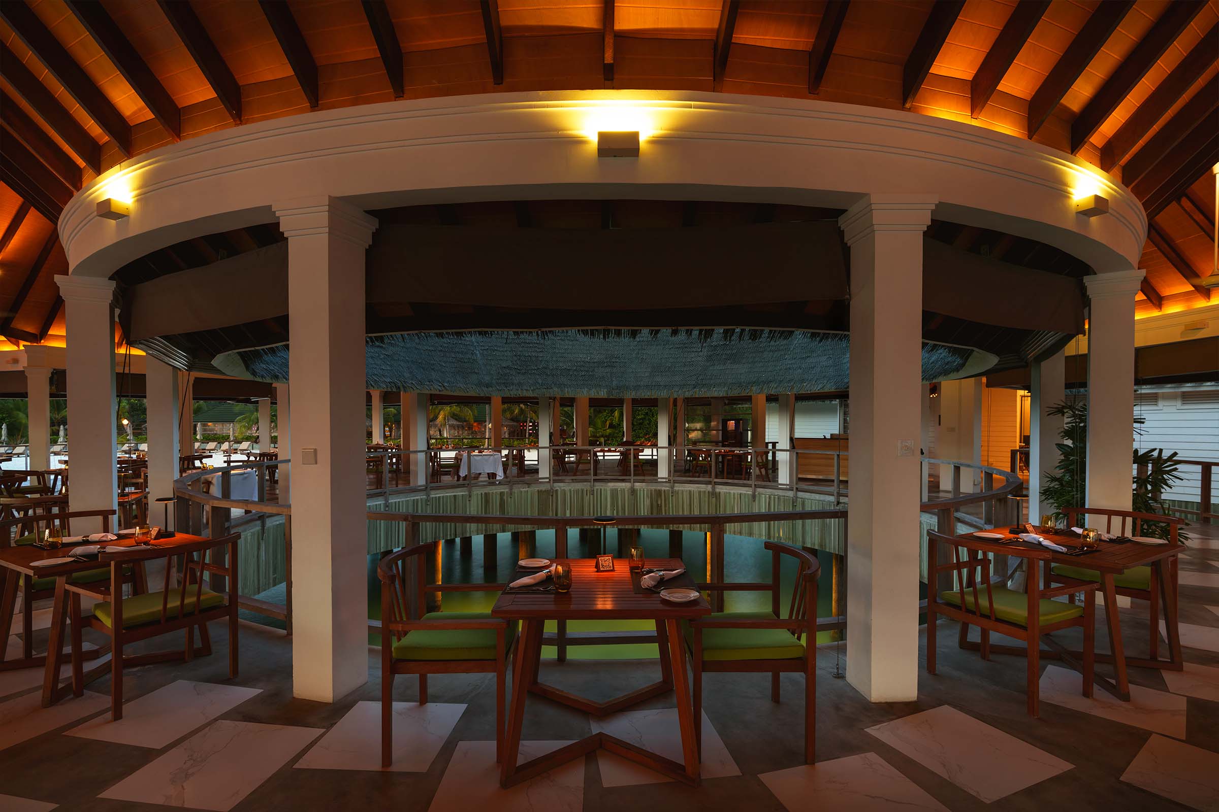 Siyam World Kurry Leaf Indian Restaurant Indoor
