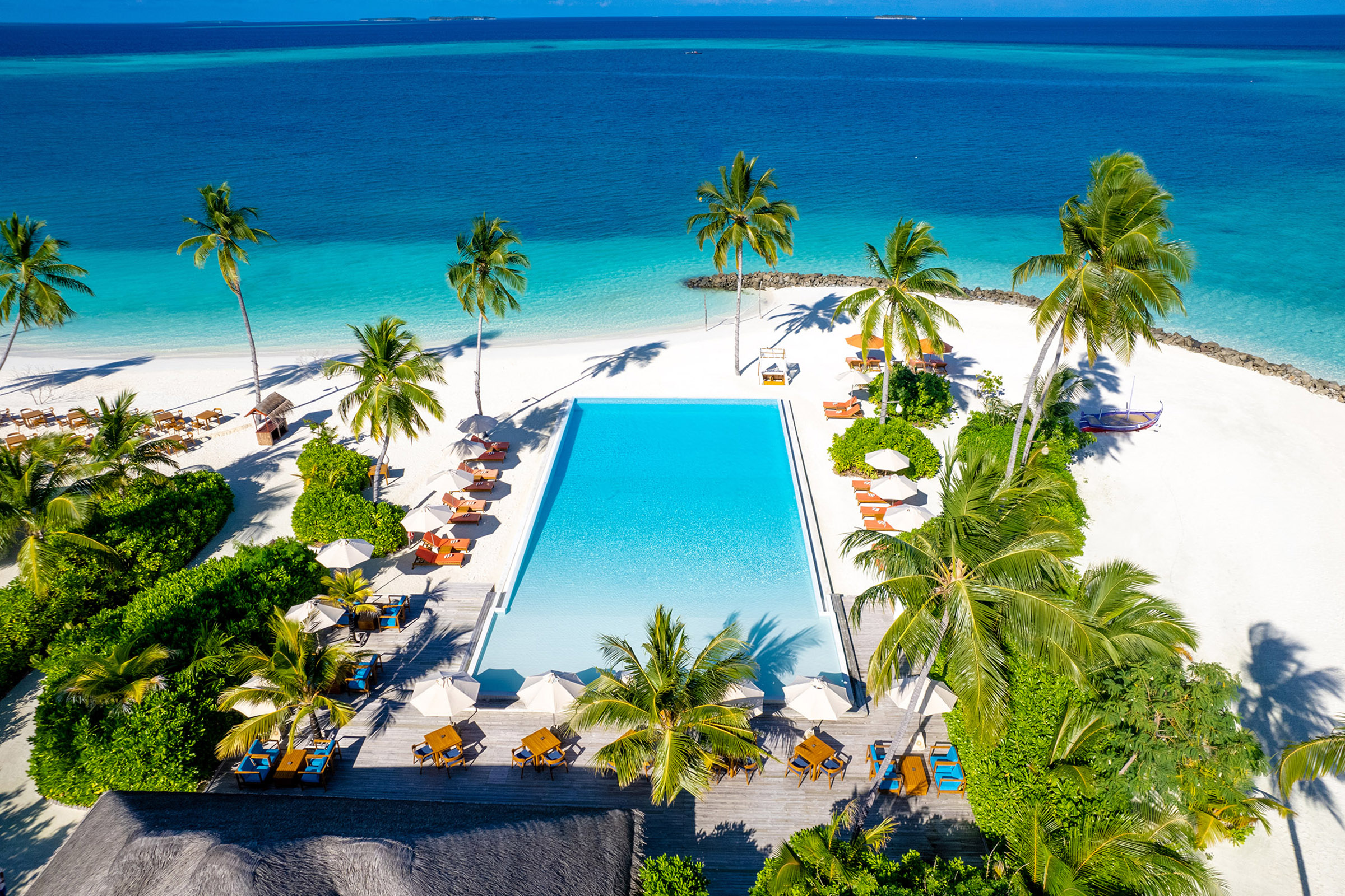 Fresh Water Pool Bar Aerial 1