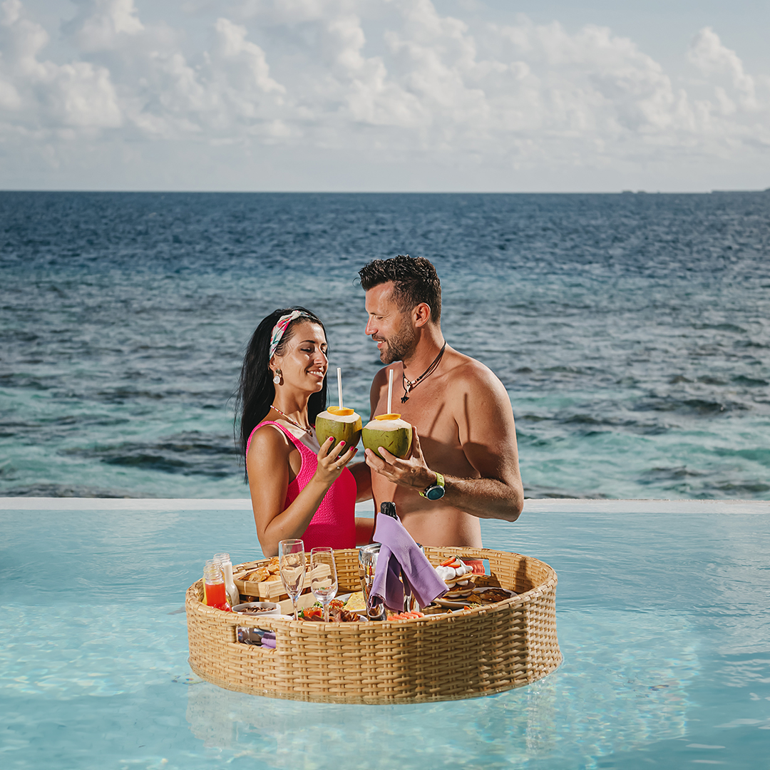 Siyam World Floating Brakfast 1