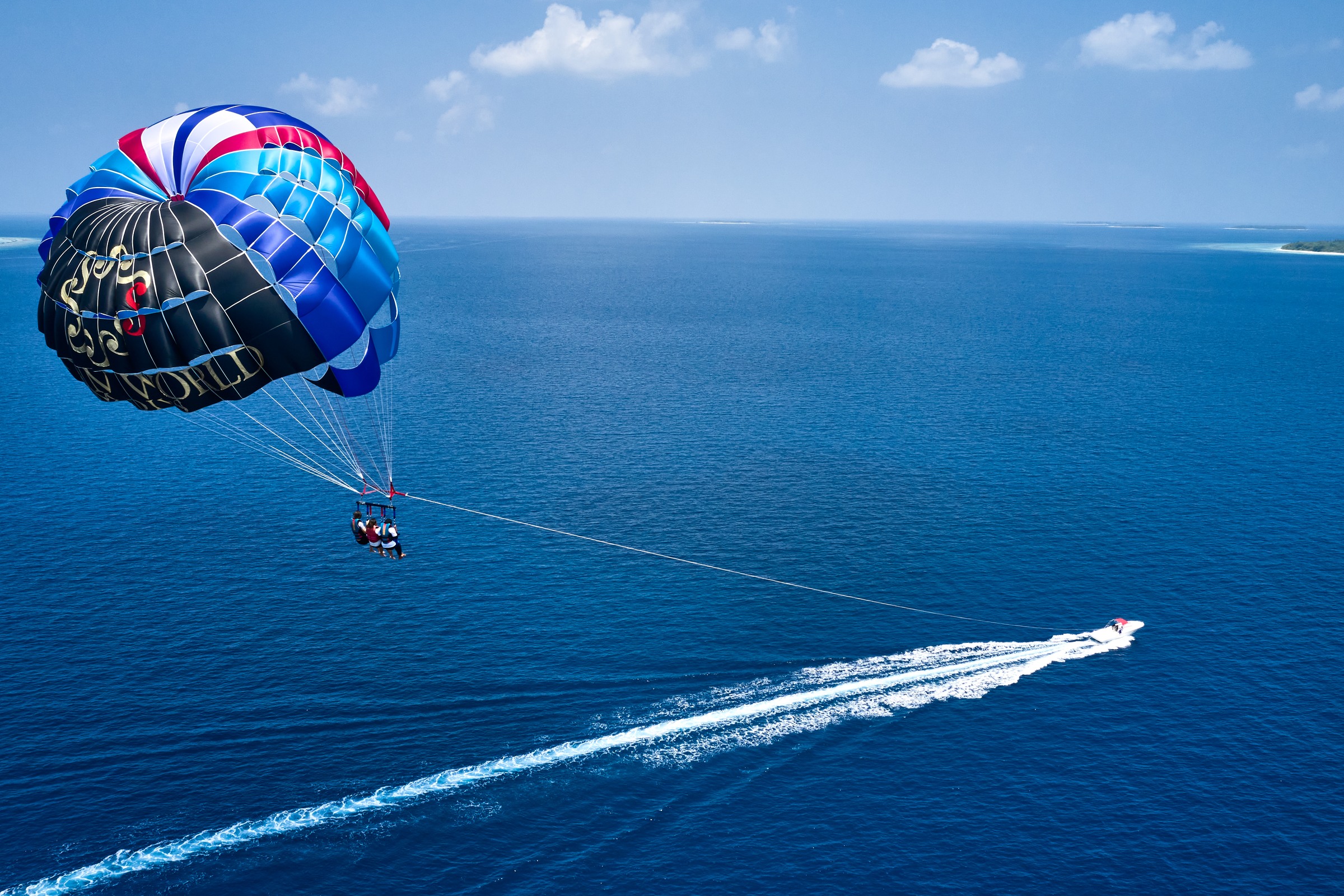 Parasailing Siyam World