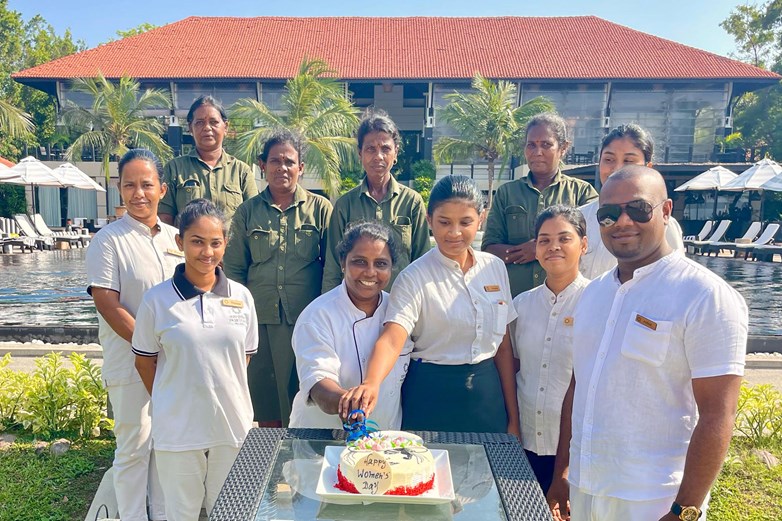 1 Sun Siyam Pasikudah Women S Day Cake Cutting