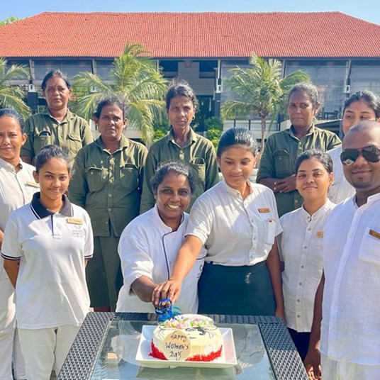 1 Sun Siyam Pasikudah Women S Day Cake Cutting