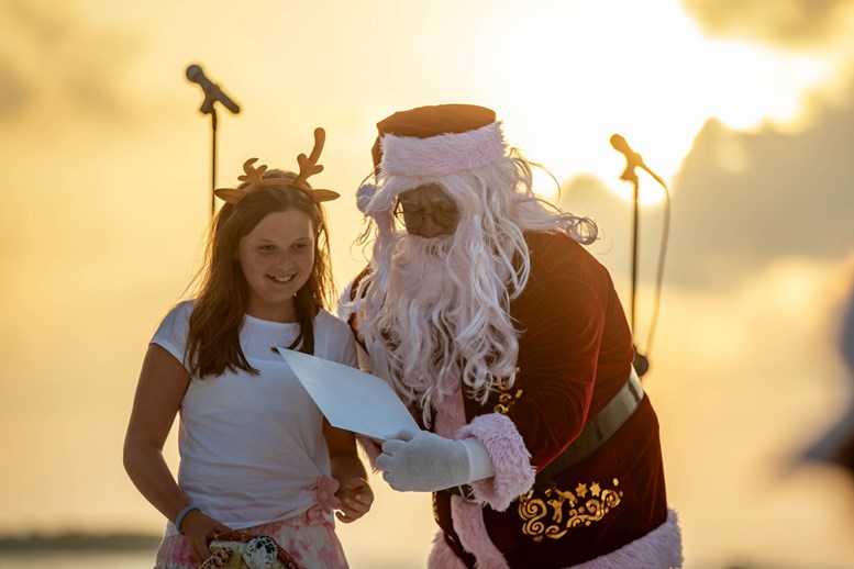 Santa Arrival to vilu reef